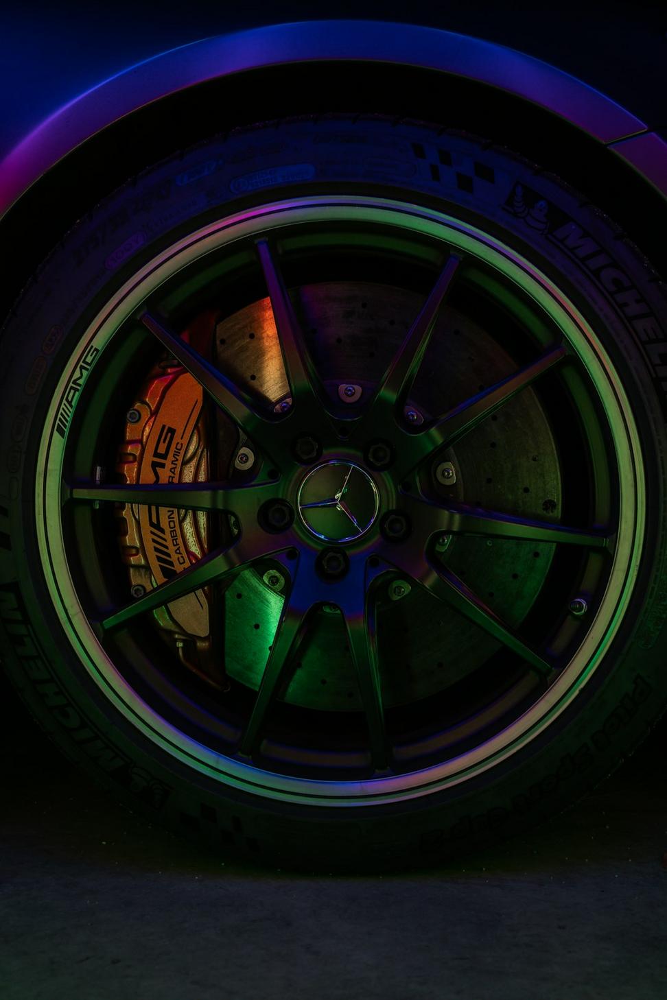 Wheel and tire setup